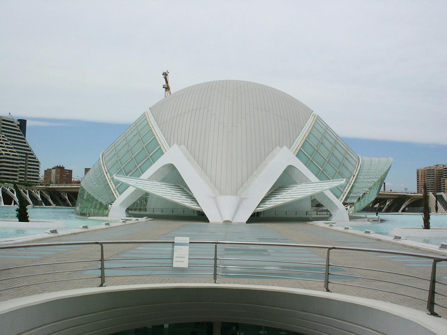 Turistit on poistettu kuvasta. Turistit on poistettu kuvasta.